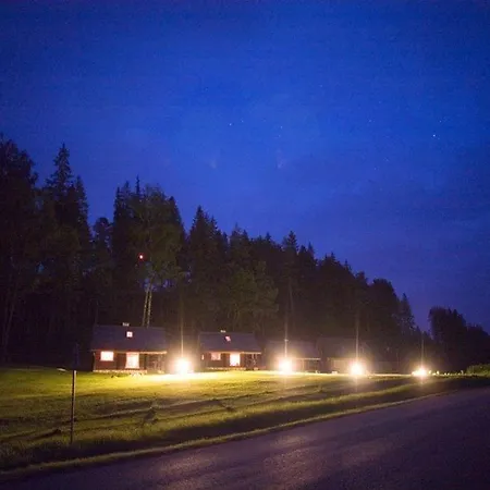 努斯塔库旅馆 *