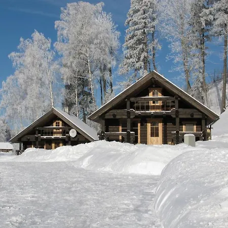 努斯塔库旅馆 *