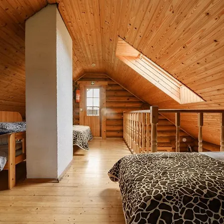 努斯塔库旅馆 *